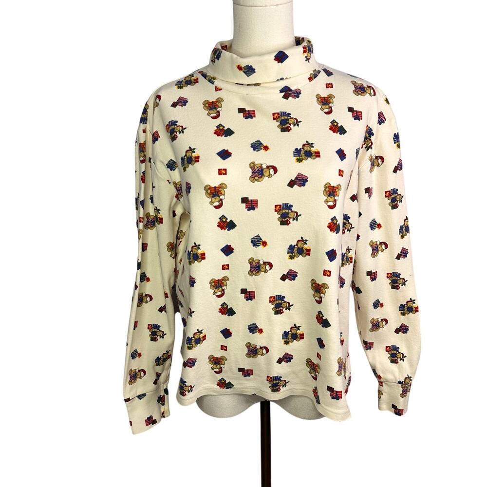 Vintage studio  Bear Christmas white | Turtle neck | Long Sleeve Shirt